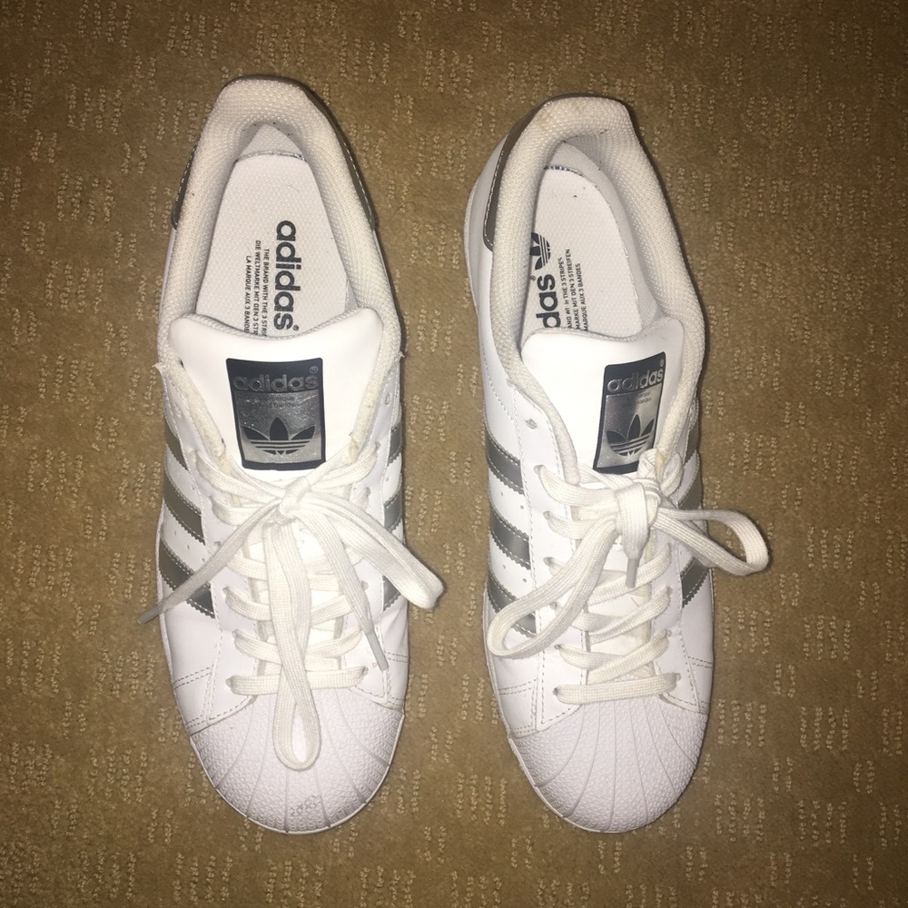 Adidas Silver Superstars Women Size 10 - Picture 5 of 8